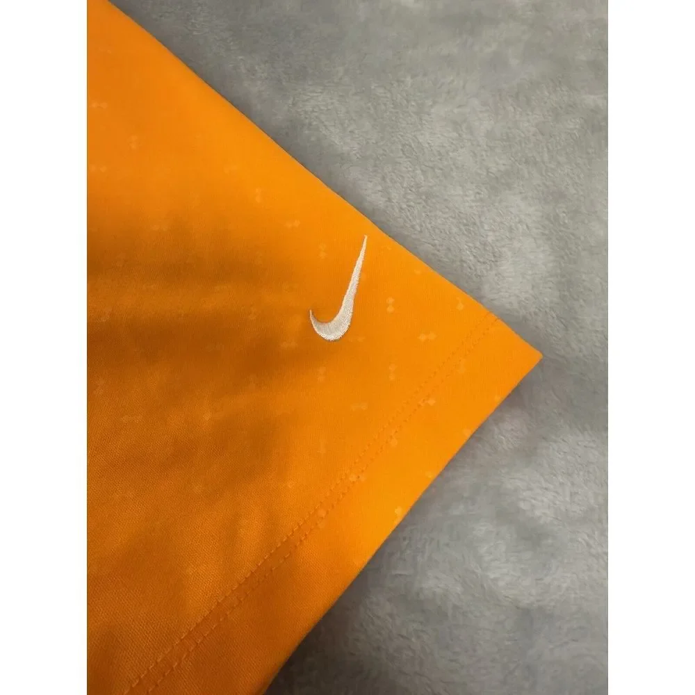 Nike Golf Shirt Mens XL Orange Embossed Standard‎ Fit Dri-Fit Polo